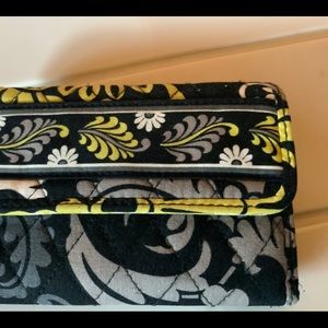 VERA BRADLEY BAROQUE PATTERN SMALL WALLET